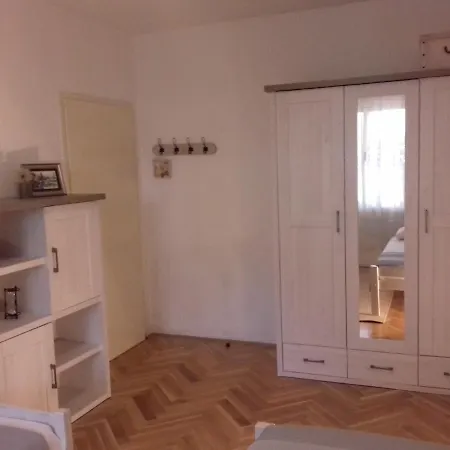 Jordan Apartment *